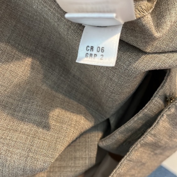 St. John Sport Tan Dress Pants Trousers with Gold Hardware Women’s Size 8 - Picture 9 of 14